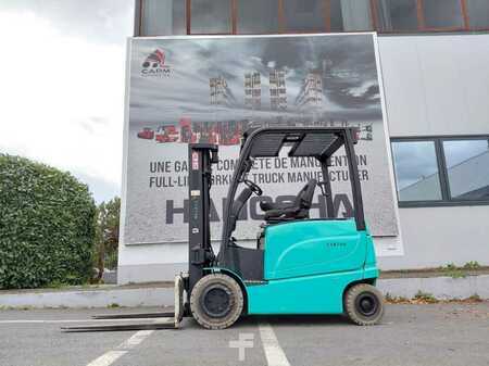 Elektro 4 Rad 2010  Hyster J2.50XM (2)