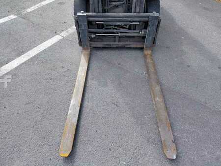 Dízel targoncák 2013  Yale GDP25VX (11)