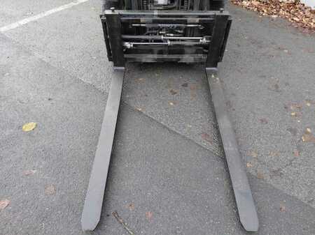 Dízel targoncák 2013  Yale GDP25VX (6)