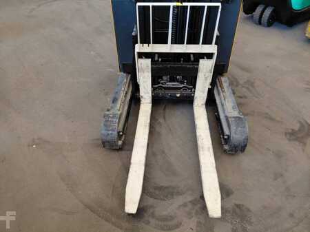 Chariots à mât rétractable 2021  Yale MR14 (7)