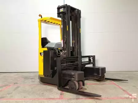 Chariots à mât rétractable 2012  CAT Lift Trucks NRM20K (4)