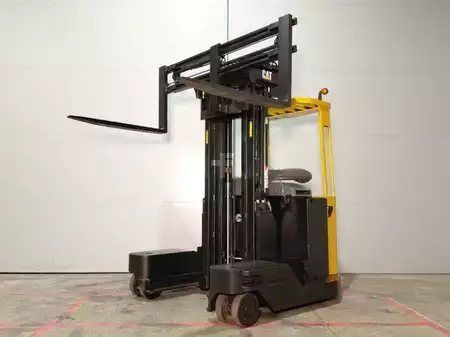 Chariots à mât rétractable 2012  CAT Lift Trucks NRM20K (7)