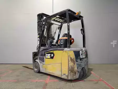 Sähkö - 3 pyör 2018  CAT Lift Trucks EP20PNT (1)