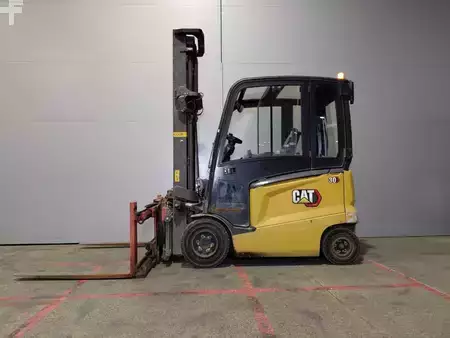 Chariots électriques à 4 roues 2020  CAT Lift Trucks EP30CN (10)