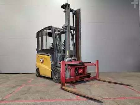 Carrelli elettrici 4 ruote 2020  CAT Lift Trucks EP30CN (15)