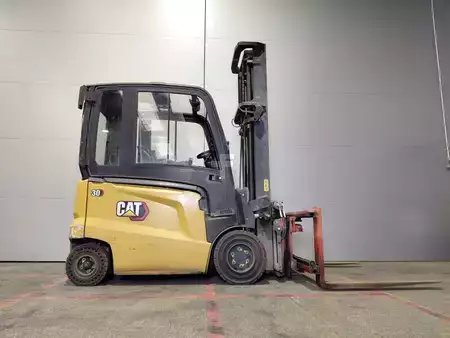 Chariots électriques à 4 roues 2020  CAT Lift Trucks EP30CN (3)