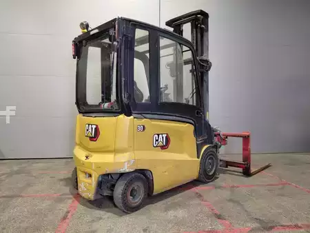 Chariots électriques à 4 roues 2020  CAT Lift Trucks EP30CN (5)