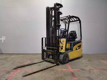 Sähkö - 3 pyör 2011  CAT Lift Trucks EP16NT (1)