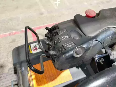 Sähkö - 3 pyör 2011  CAT Lift Trucks EP16NT (9)