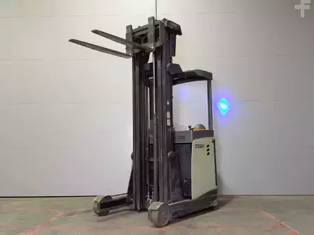 Reach Trucks 2015  Crown ESR 5260 (13)