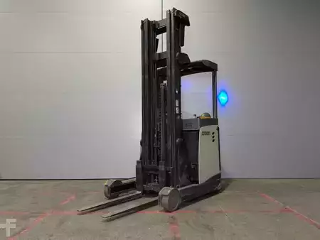 Reach Trucks 2015  Crown ESR 5260 (15)