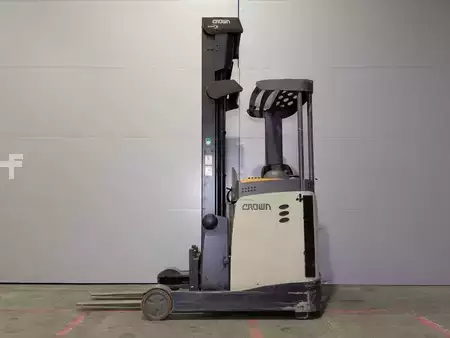 Reach Trucks 2015  Crown ESR 5260 (17)