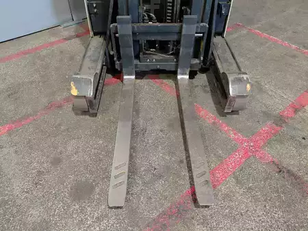 Reach Trucks 2015  Crown ESR 5260 (19)