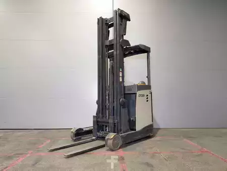 Reach Trucks 2015  Crown ESR 5260 (11)