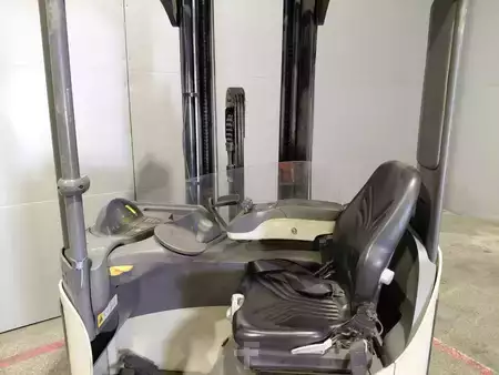 Reach Trucks 2015  Crown ESR 5260 (17)