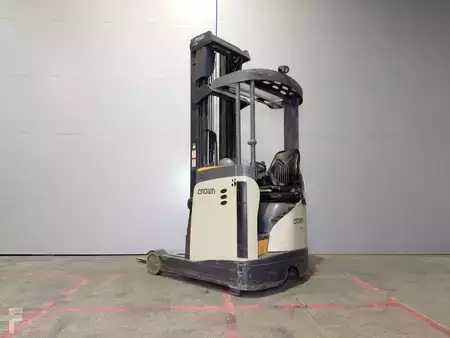 Reach Trucks 2015  Crown ESR 5260 (19)