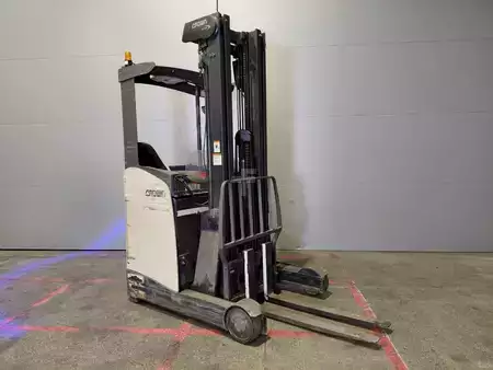 Reach Trucks 2017  Crown ESR 5260 (12)