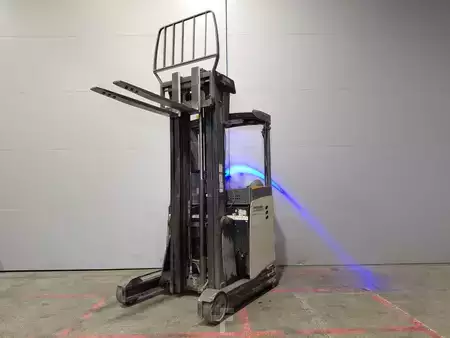 Reach Trucks 2017  Crown ESR 5260 (16)