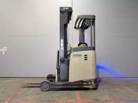 Reach Trucks 2017  Crown ESR 5260 (17)