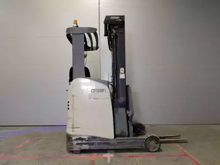 Reach Trucks 2017  Crown ESR 5260 (20)