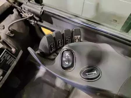 Gas truck 2019  Yale GLP70VX (8)