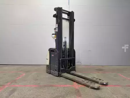 Pallestabler 2015  Crown ESI4000-14 (2)
