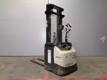 Pallestabler 2015  Crown ESI4000-14 (6)