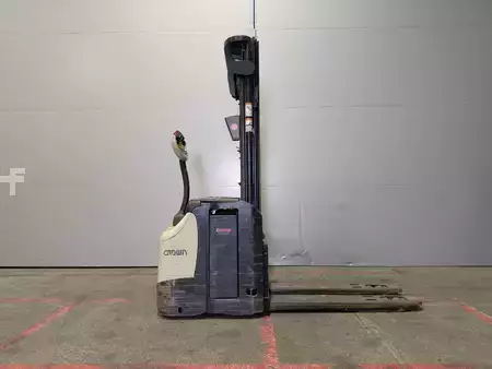 Pallestabler 2015  Crown ESI4000-14 (7)