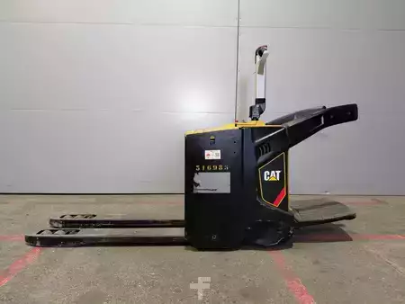 Wózki z platformą operatora 2016  CAT Lift Trucks NPV20N2 (13)
