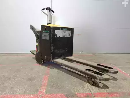 Wózki z platformą operatora 2017  CAT Lift Trucks NPV20N2 (16)