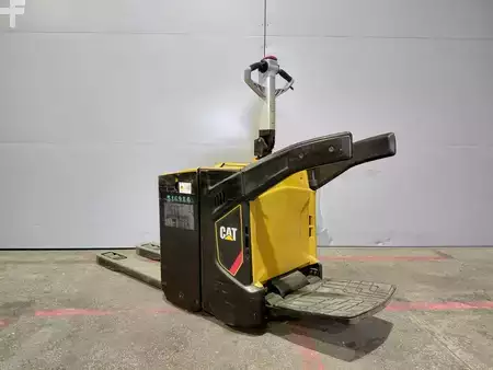 Wózki z platformą operatora 2017  CAT Lift Trucks NPV20N2 (17)