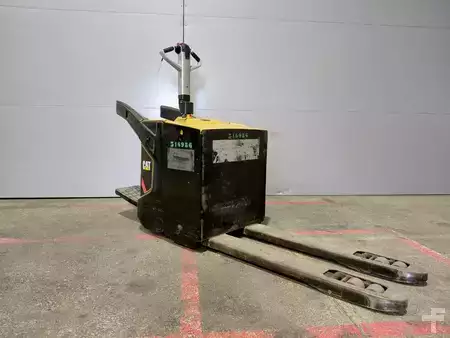 Wózki z platformą operatora 2017  CAT Lift Trucks NPV20N2 (18)