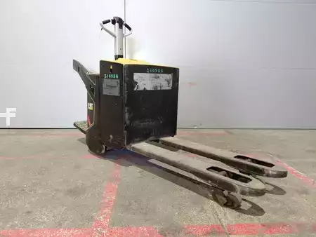 Wózki z platformą operatora 2017  CAT Lift Trucks NPV20N2 (19)