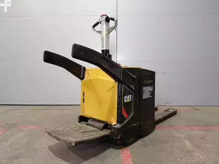 Wózki z platformą operatora 2017  CAT Lift Trucks NPV20N2 (12)