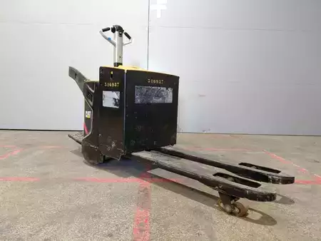 Wózki z platformą operatora 2017  CAT Lift Trucks NPV20N2 (18)