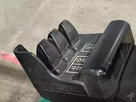 LPG heftrucks 2007  Yale GLP20SX (10)