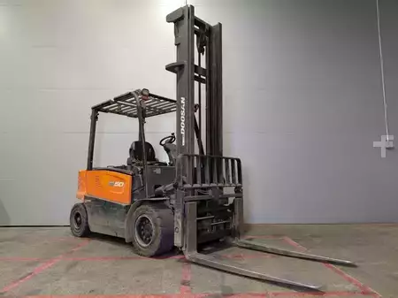 Elektryczne 4-kołowe 2019  Doosan B50X-7 (15)