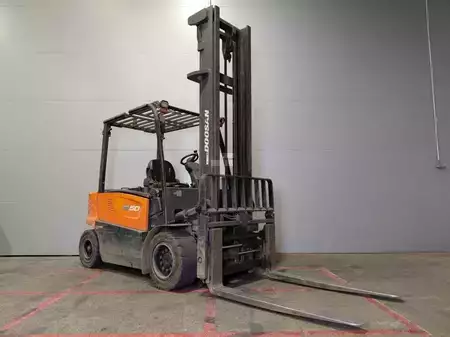Elektryczne 4-kołowe 2019  Doosan B50X-7 (16)