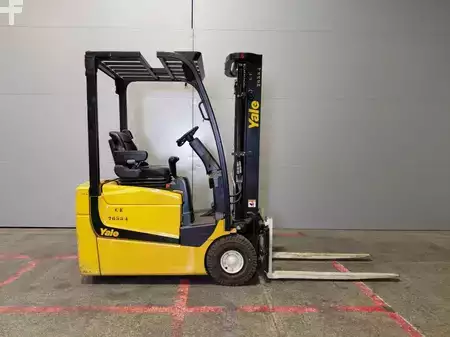 Elektro tříkolové VZV 2017  Yale ERP15VC (11)