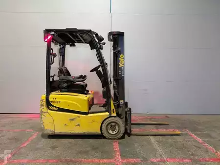 Sähkö - 3 pyör 2017  Yale ERP16VT SWB (5)