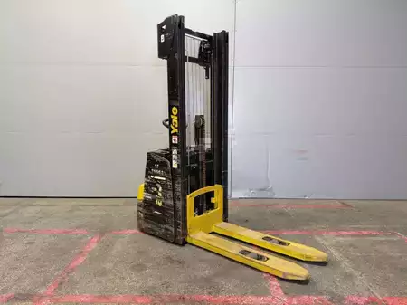 Stacker pedestre 2017  Yale MS12AC (15)