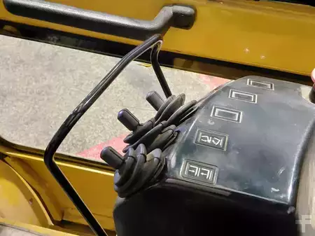 Nestekaasutrukki 1996  CAT Lift Trucks GP25 (7)