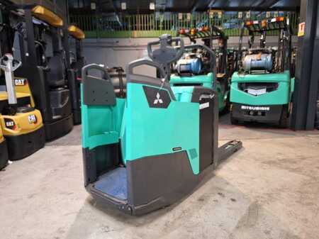 Stackers Stand-on 2022  Mitsubishi PBF25N3R MITSUBISHI (1)