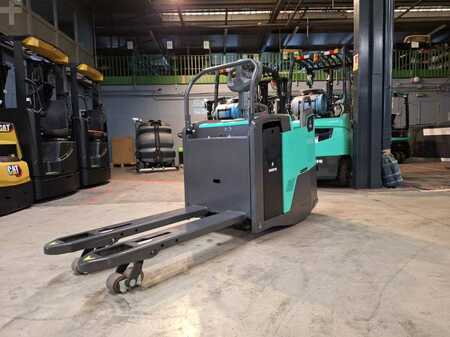 Stackers Stand-on 2022  Mitsubishi PBF25N3R MITSUBISHI (6)
