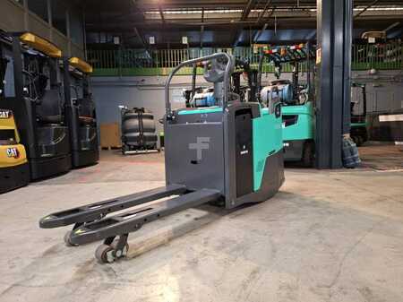 Stackers Stand-on 2022  Mitsubishi PBF25N3R MITSUBISHI (8)