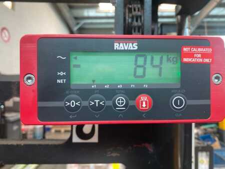 Pallet Stackers 2013  Yale Gerbeur accompagnant avec pesage Ravas (1)