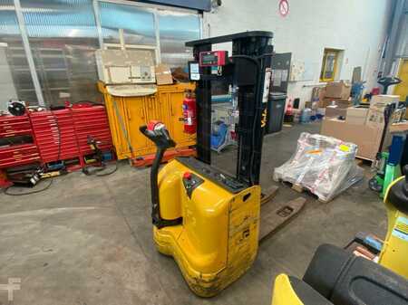 Pallet Stackers 2013  Yale Gerbeur accompagnant avec pesage Ravas (4)