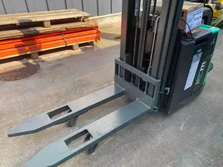 VZV s plošinou pro řidiče 2023  Mitsubishi SBV12P (11)