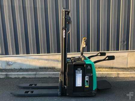Stackers Stand-on 2023  Mitsubishi SBV12P (3)