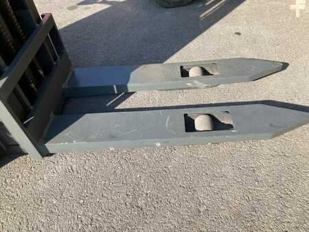 Stackers Stand-on 2023  Mitsubishi SBV12P (9)